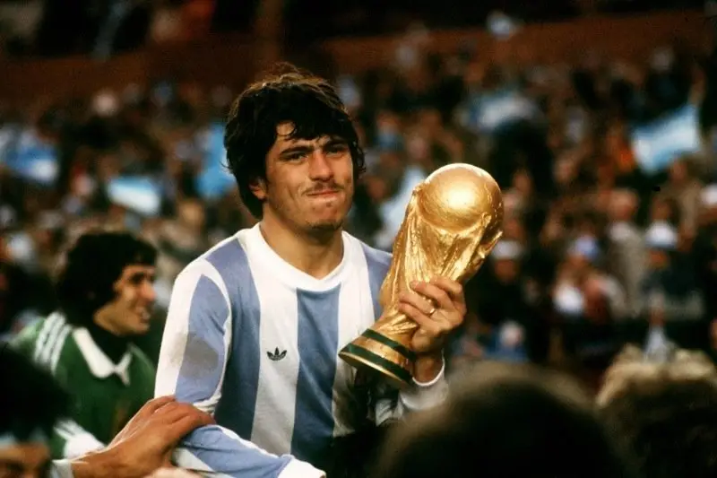 Passarella và bước ngoặt trong sự nghiệp chơi bóng