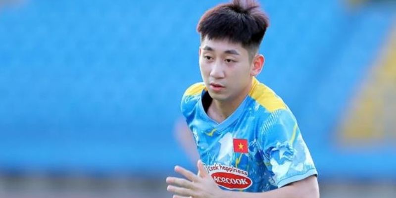 Tiểu Sử Cầu Thủ Nguyễn Nhật Minh – Hậu Vệ Thép Đầy Triển Vọng