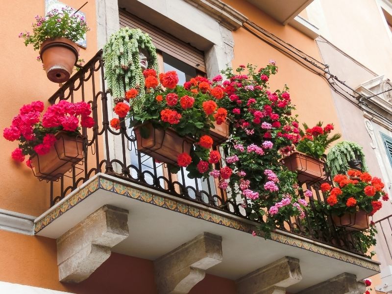 Ban công nhà phố