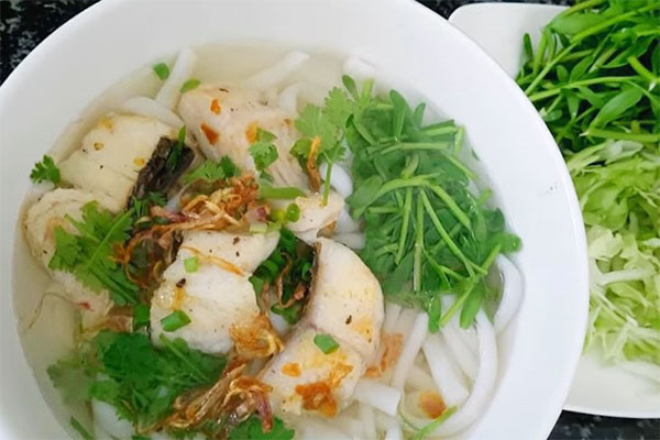 Banh canh ca loc