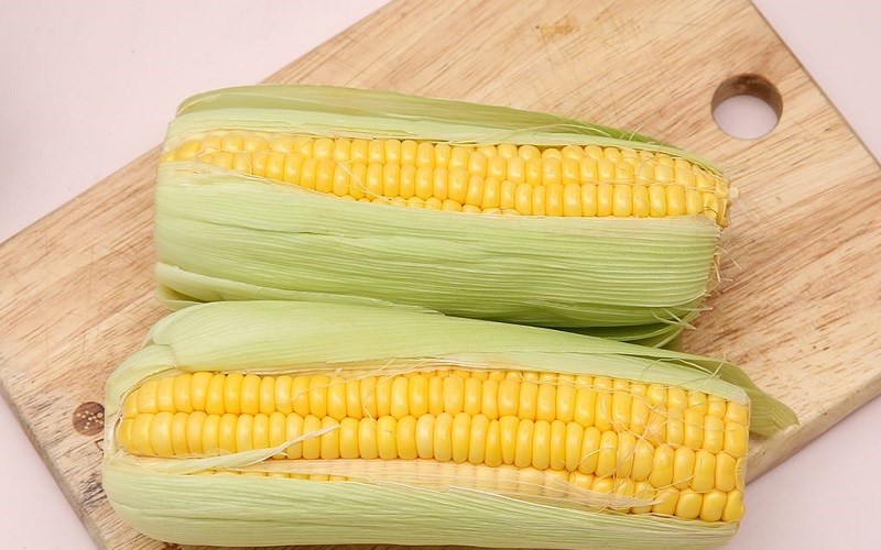 Cách luộc bắp ngon