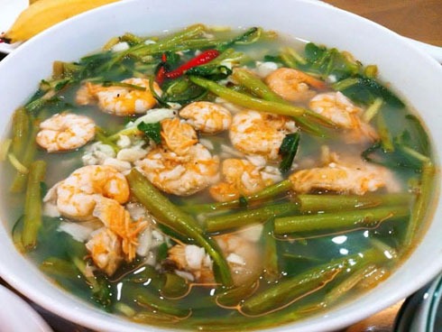 Canh rau muống nấu chua