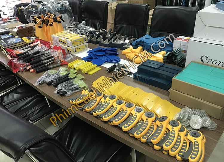 Dụng cụ dán decal