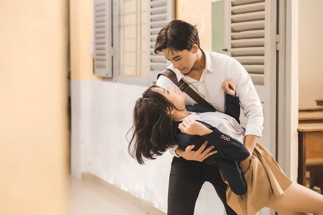 Em gái mưa là gì