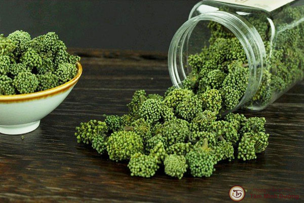 Giá nụ hoa tam that