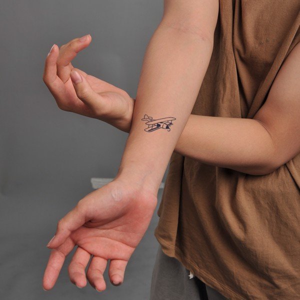 Hình xăm máy bay