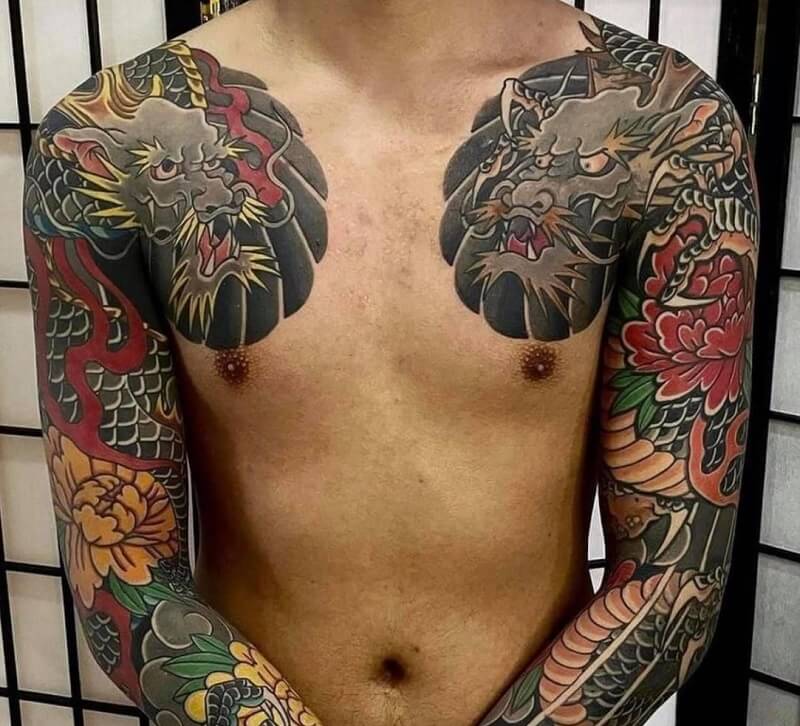 Hình xăm ngực nam