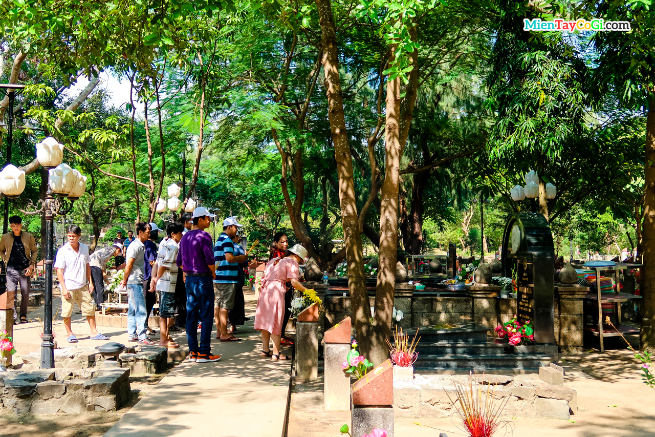 Mộ chị võ thị sáu