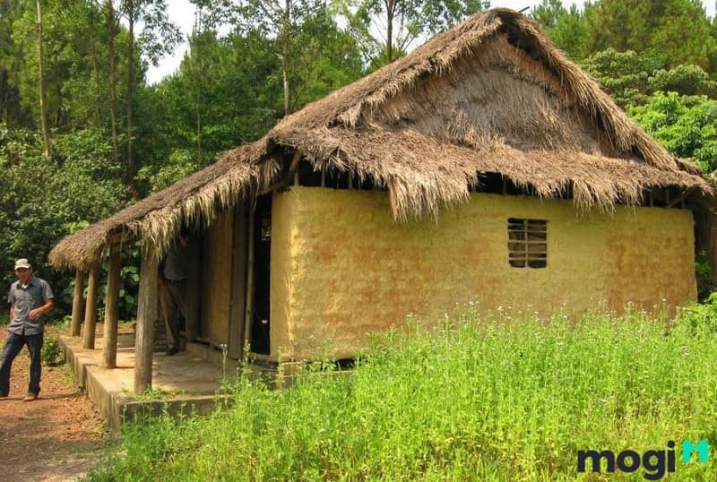 Nhà tranh vách đất