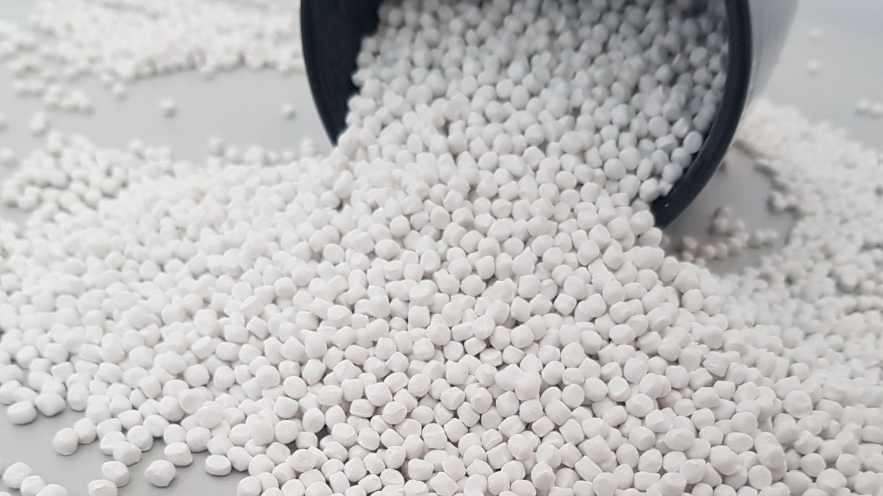 Nhựa làm từ gì