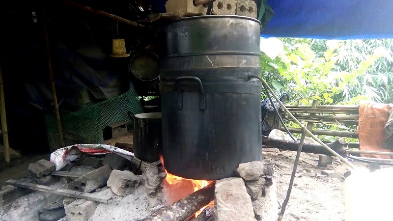 Nồi nấu rượu truyền thống