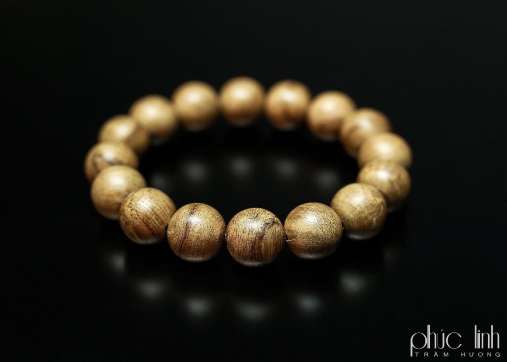 Vòng gỗ trầm hương