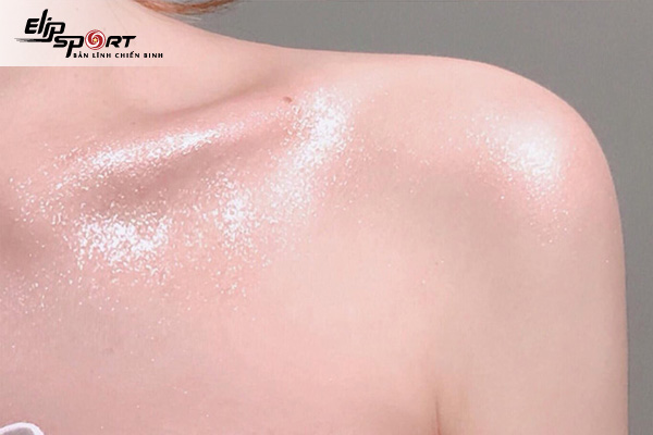 Xương quai xanh nữ