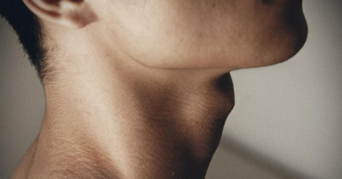 Yết hầu ở nữ